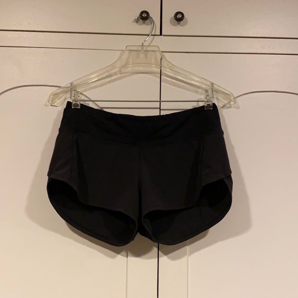 size 4 black lulu lemon shorts